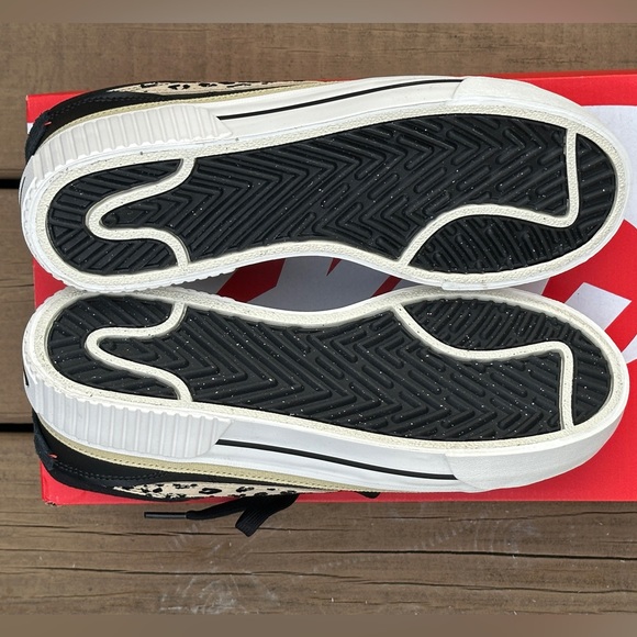 NEW Nike Court Legacy Lift Low Casual Sneaker Size US Womens 11 - Picture 8 of 8